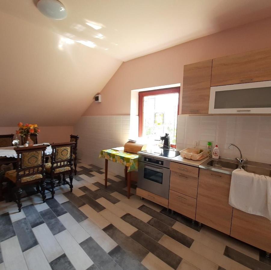 Torony Lovarda Maganszallas Homestay