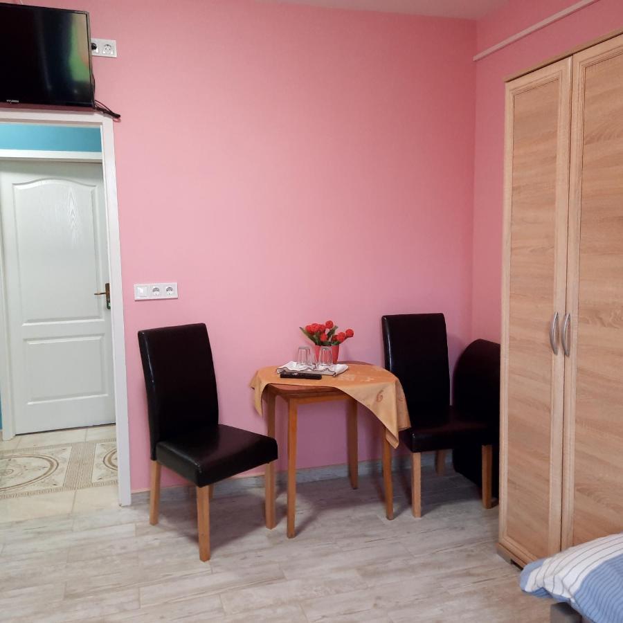 Gazde/Camere de închiriat Torony Lovarda Maganszallas Kiskunfélegyháza